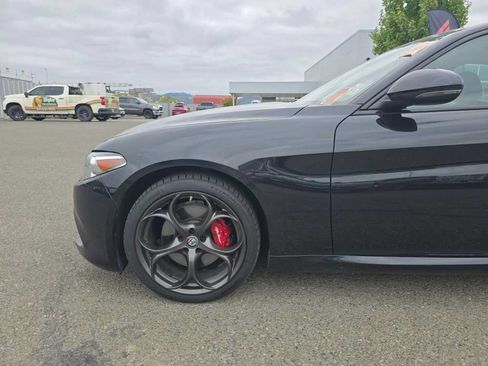Used 2020 Alfa Romeo Giulia Ti Sport w/ Quick Order Package 22S Sport AWD/4WD image 20