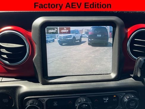 Used 2021 Jeep Wrangler Unlimited Rubicon AWD/4WD image 38
