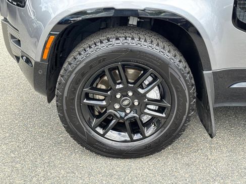 Used 2023 Land Rover Defender 110 X-Dynamic SE image 11