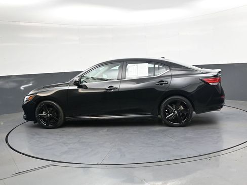 Used 2022 Nissan Sentra SR w/ SR Premium Package FWD image 7