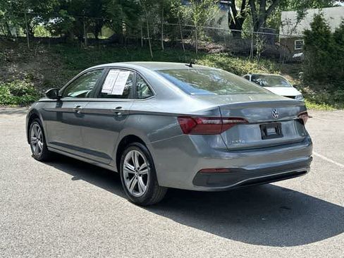 Used 2024 Volkswagen Jetta SE FWD image 23