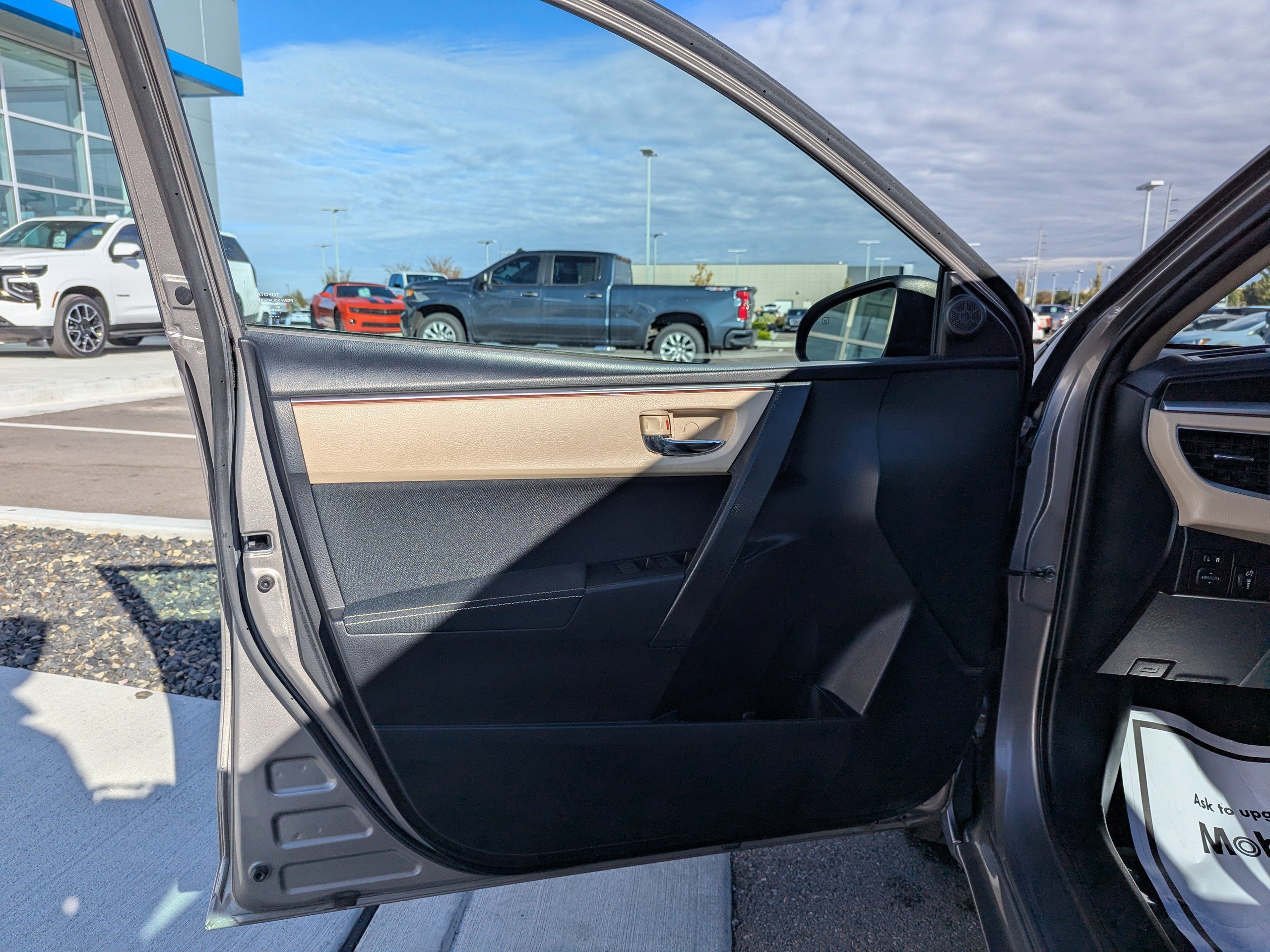 Used 2016 Toyota Corolla LE FWD image 10