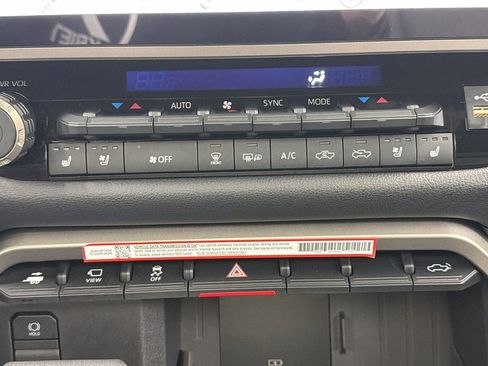 Used 2025 Toyota Tundra Limited image 23