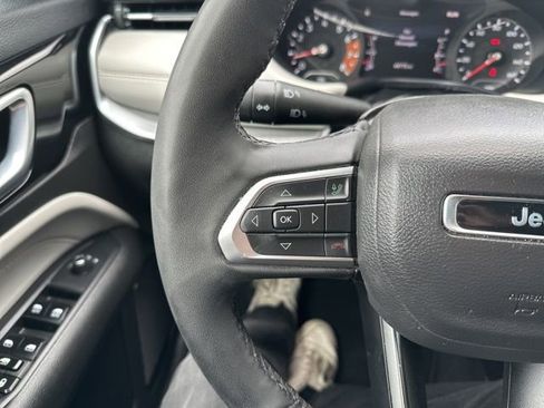 Used 2025 Jeep Compass Limited AWD/4WD image 25