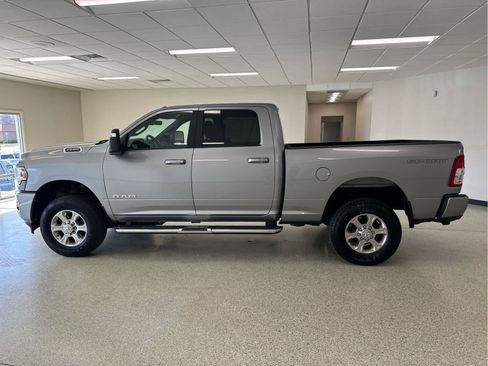 Used 2024 RAM 2500 Big Horn w/ Sport Appearance Package image 9