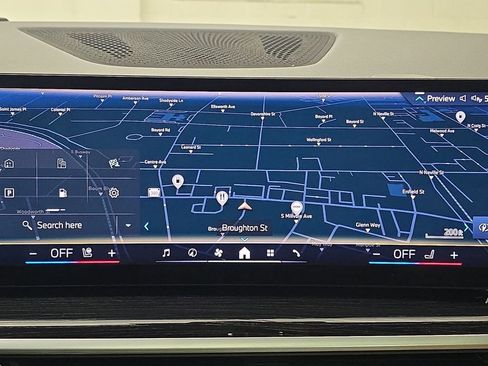 Certified 2024 BMW X7 xDrive40i w/ M Sport Package image 19