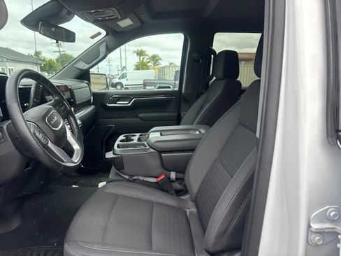 Used 2024 GMC Sierra 1500 Elevation RWD image 9