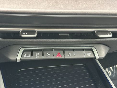 New 2026 Audi Q3 quattro 2.0T AWD/4WD image 21