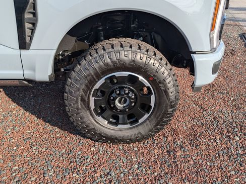 New 2026 Ford F250 Platinum w/ Tremor Off-Road Package image 5