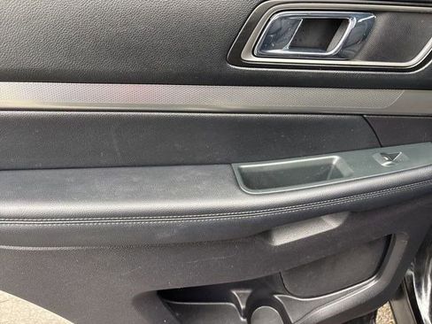 Used 2019 Ford Explorer XLT w/ Class II Trailer Tow Package image 31