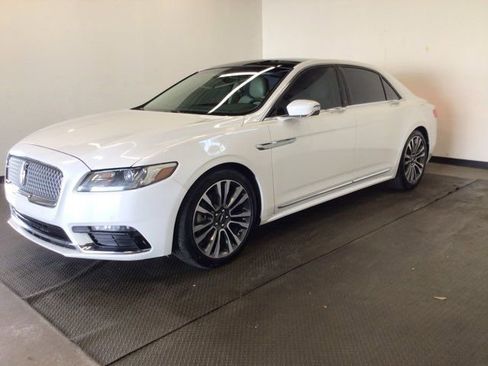 Used 2018 Lincoln Continental Select FWD image 3