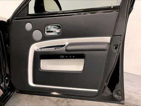 Used 2018 Rolls-Royce Ghost Base image 26