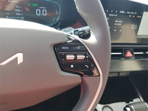 New 2026 Kia Niro EX image 19