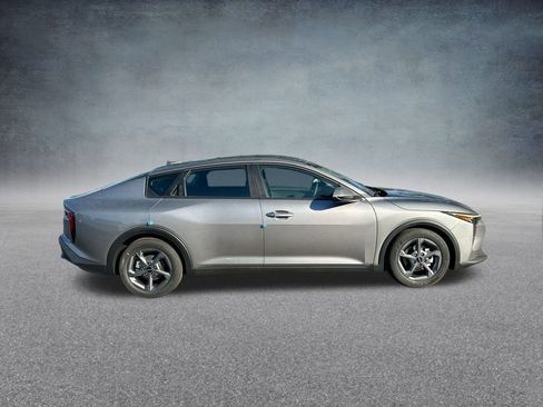 New 2025 Kia K4 LXS image 35