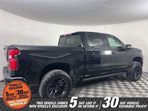 Used 2024 Chevrolet Silverado 1500 High Country w/ Midnight Edition AWD/4WD image 3