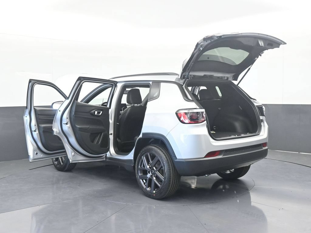 New 2026 Jeep Compass Latitude AWD/4WD image 71