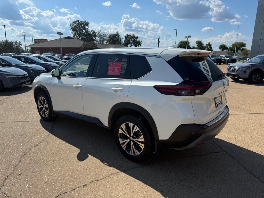 Certified 2021 Nissan Rogue SV FWD image 3