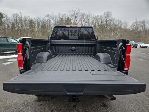 Used 2025 Chevrolet Silverado 2500 ZR2 w/ Technology Package image 27