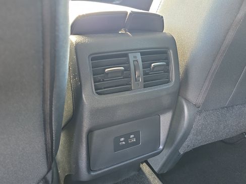 Used 2021 Nissan Rogue SV image 17