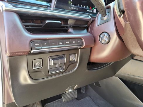 Used 2021 Cadillac Escalade Premium Luxury Platinum AWD/4WD image 24