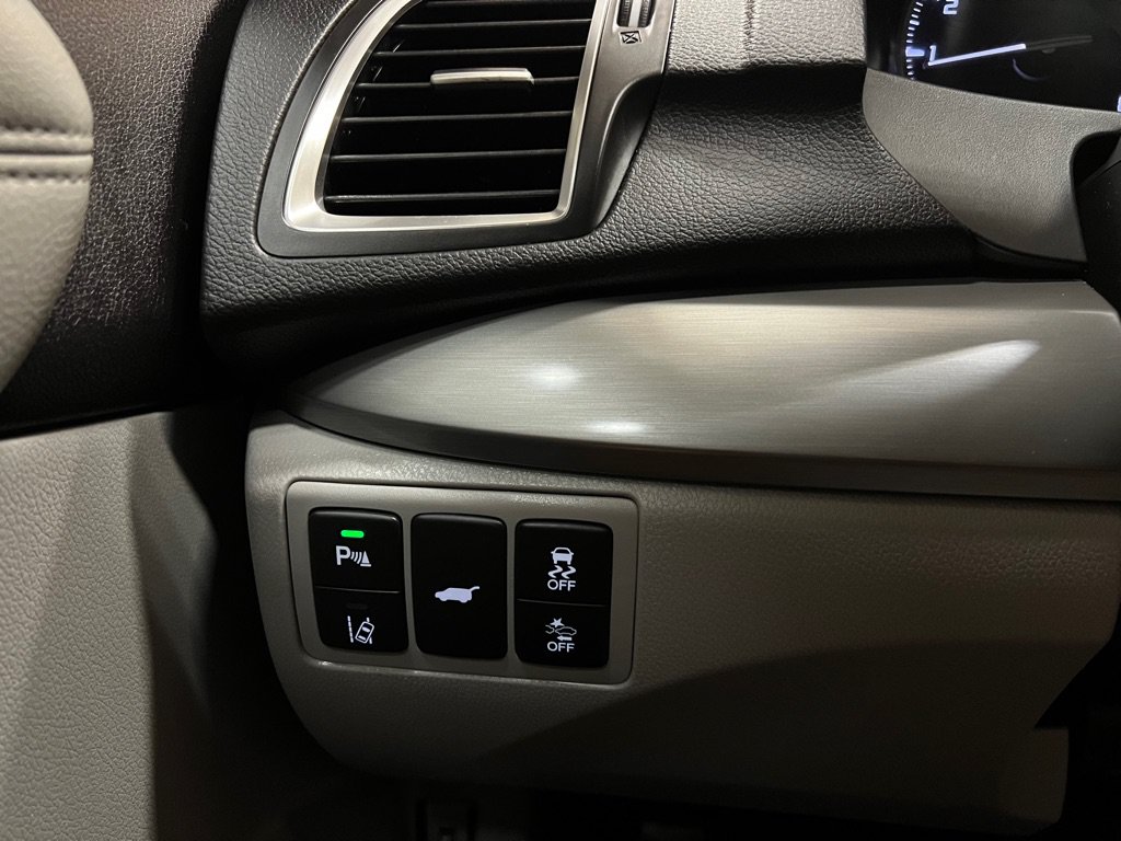 Used 2017 Acura RDX w/ Advance Package FWD image 39