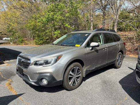 Used 2018 Subaru Outback 2.5i Limited image 2
