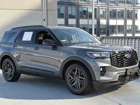Used 2025 Ford Explorer ST w/ Sun And Sound Package image 9