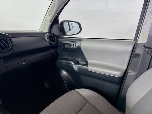 Used 2019 Toyota Tacoma SR w/ SR Convenience Package image 26