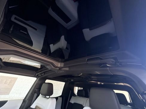 Certified 2025 GMC Hummer EV 3X AWD/4WD image 19
