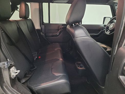 Used 2017 Jeep Wrangler Unlimited Sahara image 19