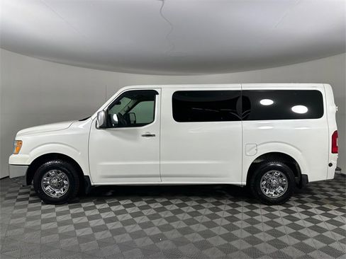 Used 2019 Nissan NV 3500 SL image 3