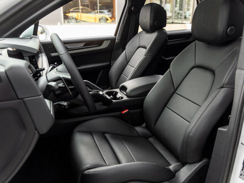 New 2026 Porsche Cayenne image 5