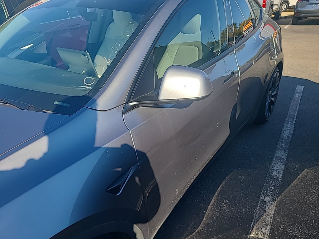 Used 2024 Tesla Model Y Performance AWD/4WD image 4