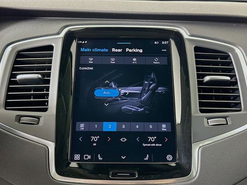 Used 2025 Volvo XC90 B5 Core image 24