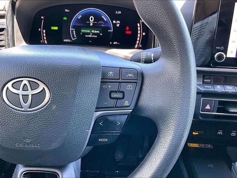 Used 2025 Toyota Camry LE FWD image 12