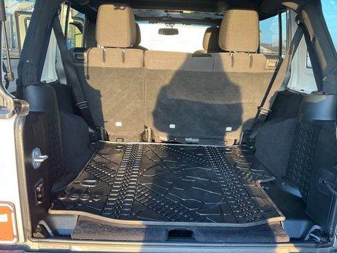 Used 2018 Jeep Wrangler Unlimited Sport S image 40