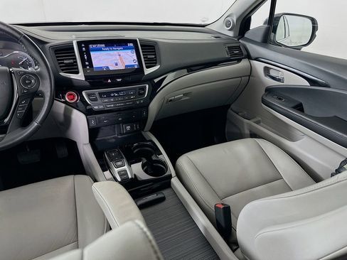 Used 2018 Honda Pilot Touring image 25