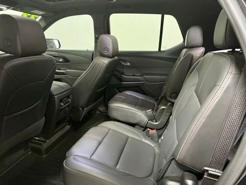 Used 2023 Chevrolet Traverse RS AWD/4WD image 25