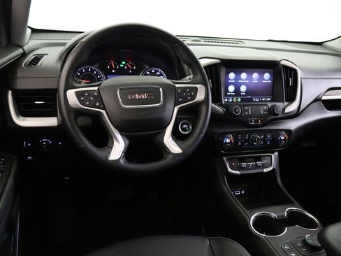 Used 2024 GMC Terrain SLT image 16