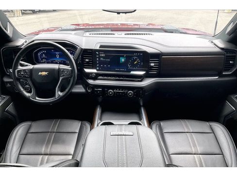 Used 2024 Chevrolet Silverado 3500 High Country w/ High Country Premium Package image 17