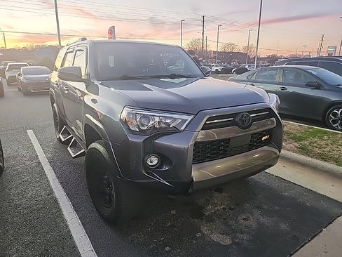 Certified 2023 Toyota 4Runner SR5 Premium image 3