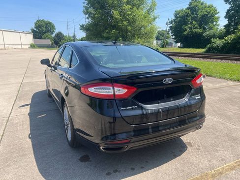 Used 2016 Ford Fusion Titanium AWD/4WD image 2