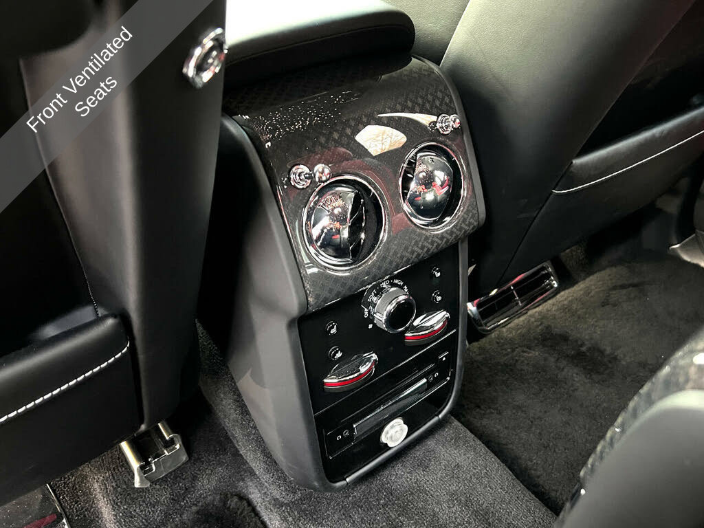 Used 2022 Rolls-Royce Cullinan Black Badge AWD/4WD image 30