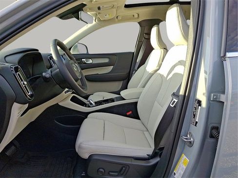 New 2025 Volvo XC40 B5 Ultra w/ Protection Package Premier image 8