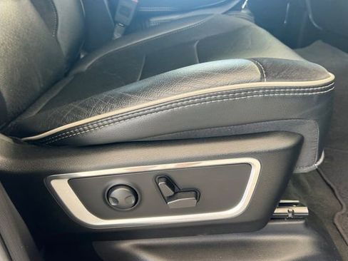 Used 2024 RAM 1500 Laramie AWD/4WD image 22
