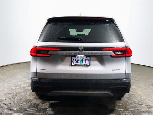 Used 2024 Toyota Grand Highlander Limited image 7