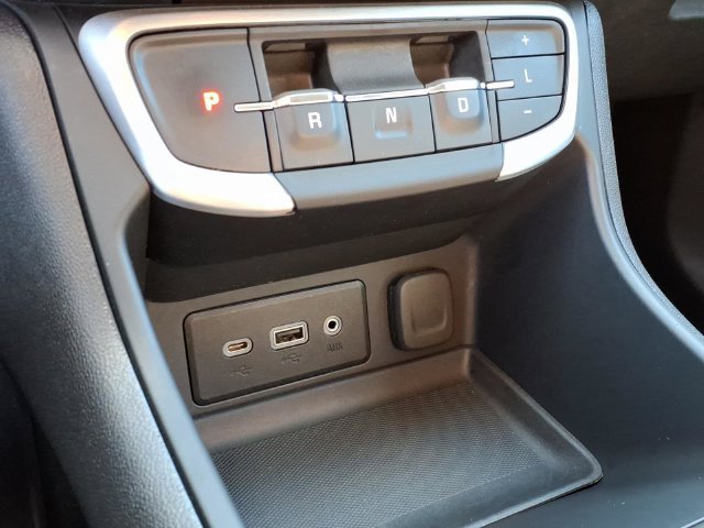 Used 2024 GMC Terrain SLE FWD image 28