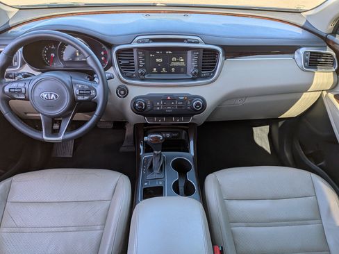 Used 2017 Kia Sorento EX w/ EX Premium Package image 20