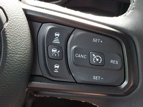 Used 2025 Jeep Gladiator Sport AWD/4WD image 21