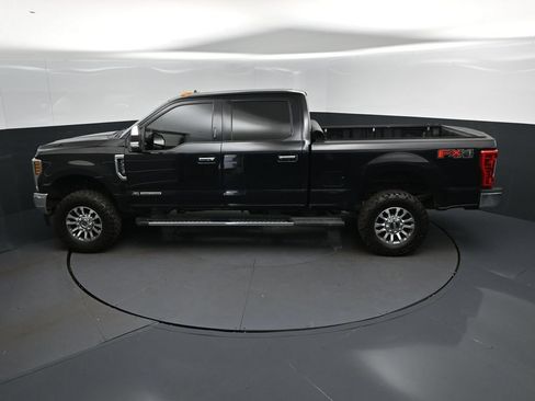 Used 2019 Ford F250 Lariat w/ Lariat Ultimate Package AWD/4WD image 32
